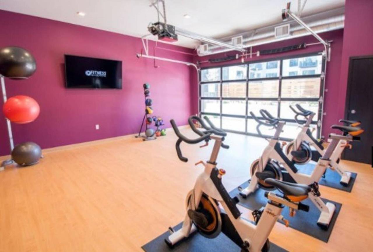 Frontdesk Confluence On 3Rd Apt Downtown Riverwalk Trails Des Moines Exteriér fotografie