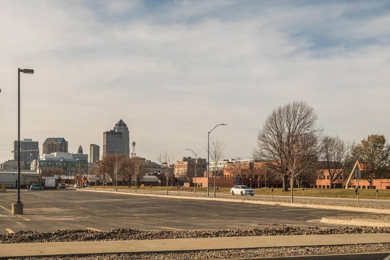 Frontdesk Confluence On 3Rd Apt Downtown Riverwalk Trails Des Moines Exteriér fotografie
